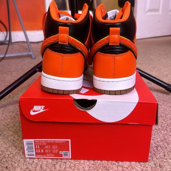 Nike Dunk Hi Retro University - Picture 7 of 11